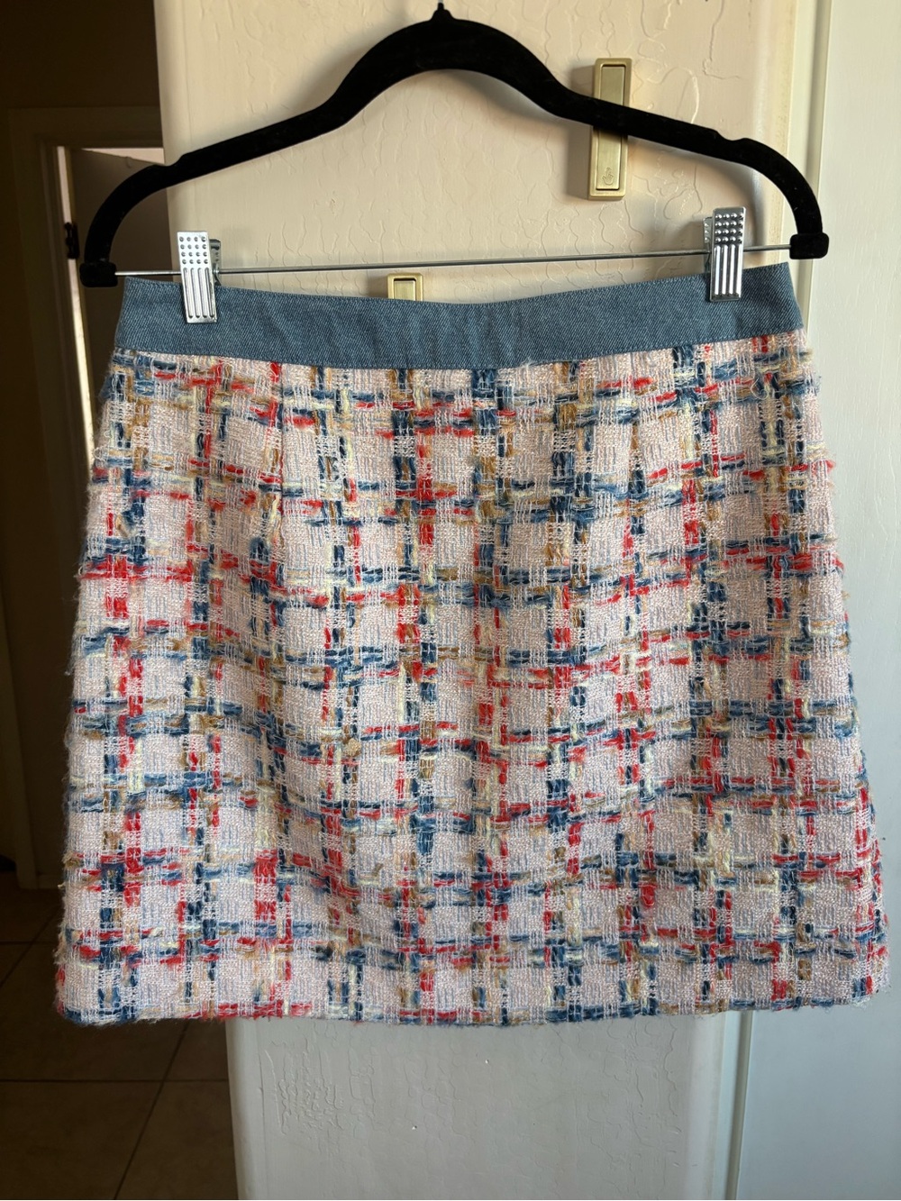 NWT Nanette Lepore Textured Tweed Pearl-Button Mini Skirt in Multi-Color, Size S - Picture 2 of 5